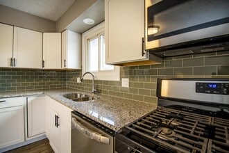 2826 Bryan Ave in Bellevue, NE - Building Photo - Building Photo