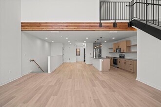 3009 N Oak Trafficway, Unit 3000 in North Kansas City, MO - Building Photo - Building Photo