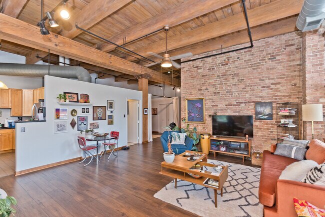 400 S Green St, Unit 212 in Chicago, IL - Building Photo - Building Photo