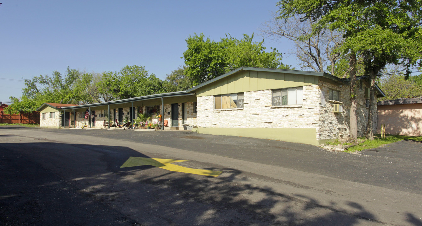 1311 E 52nd St in Austin, TX - Building Photo