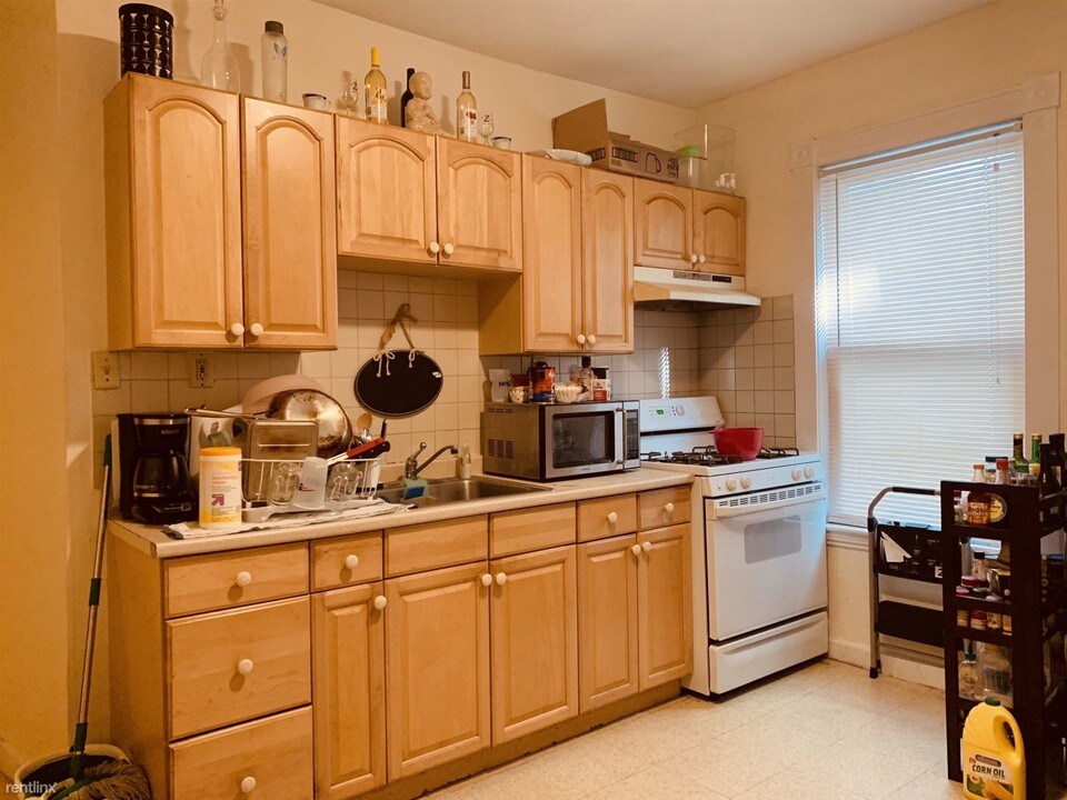 14 Elder St-Unit -# 1 in Boston, MA - Building Photo