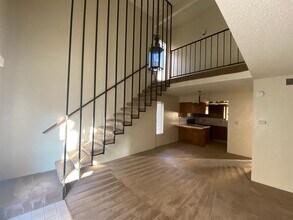 817 Deseret Way in Bakersfield, CA - Building Photo - Building Photo