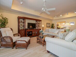 5225 E Harbor Village Dr in Vero Beach, FL - Building Photo - Building Photo