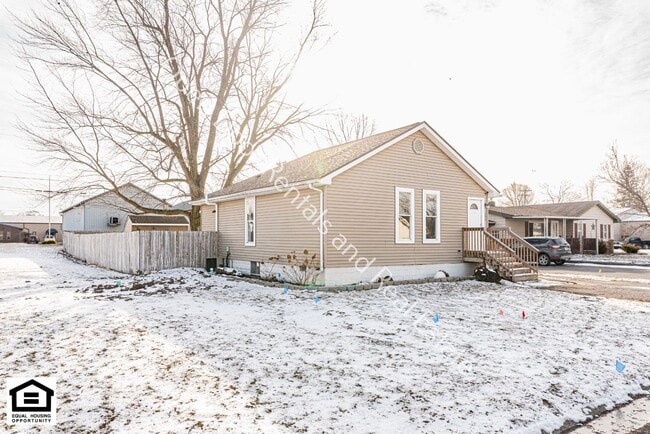 1804 Phillip St in Auburn, IN - Building Photo - Building Photo