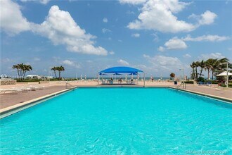 3180 S Ocean Dr, Unit 1007 in Hallandale Beach, FL - Foto de edificio - Building Photo