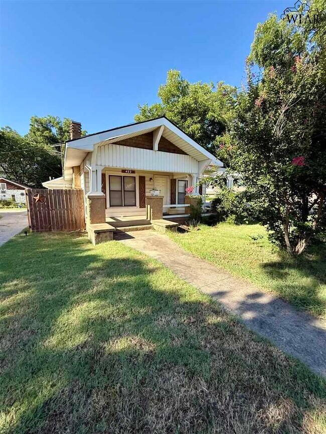 402 W Omega St in Henrietta, TX - Building Photo - Building Photo