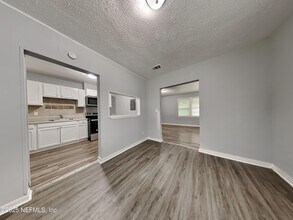 3173 3rd St Cir S in Jacksonville, FL - Building Photo - Building Photo