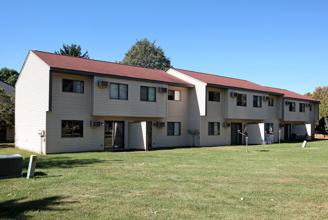 Whitney Grove Townhomes in Apple Valley, MN - Building Photo - Building Photo