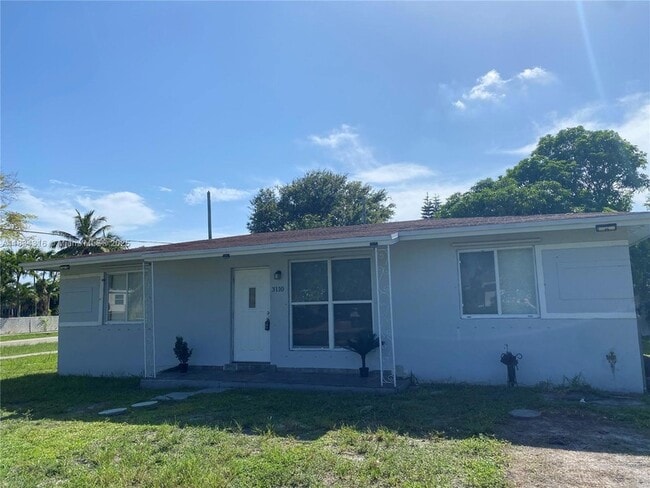 3110 SW 33rd Ave in West Park, FL - Foto de edificio - Building Photo