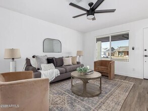 2529 E Commonwealth Cir in Chandler, AZ - Building Photo - Building Photo