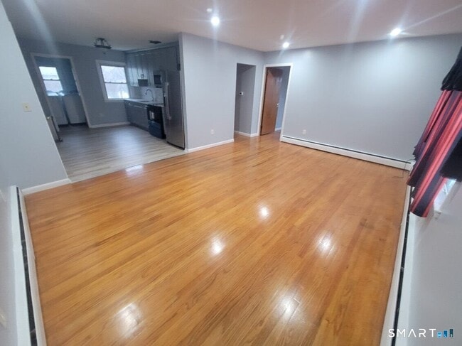 94 Pullen Ave in Watertown, CT - Building Photo - Building Photo