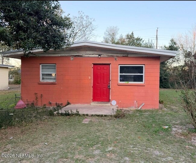 property at 551 S 9th St