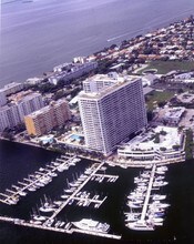 Grandview Palace in North Bay Village, FL - Building Photo - Building Photo