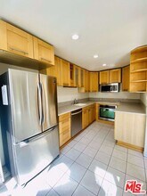 11849 Mayfield Ave-Unit -103 in Los Angeles, CA - Building Photo - Building Photo