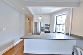 722 Tenth Avenue in New York, NY - Building Photo - Building Photo