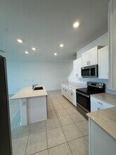 32100 Pop Ash Pl in San Antonio, FL - Building Photo - Building Photo