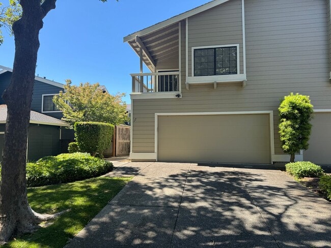 property at 17 Hansen Ct