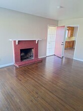 128 Baxter Ave in Sacramento, CA - Building Photo - Building Photo