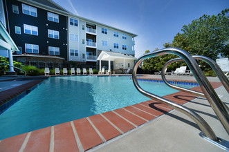 900 Acqua Luxury Senior Apartments in Virginia Beach, VA - Building Photo - Building Photo