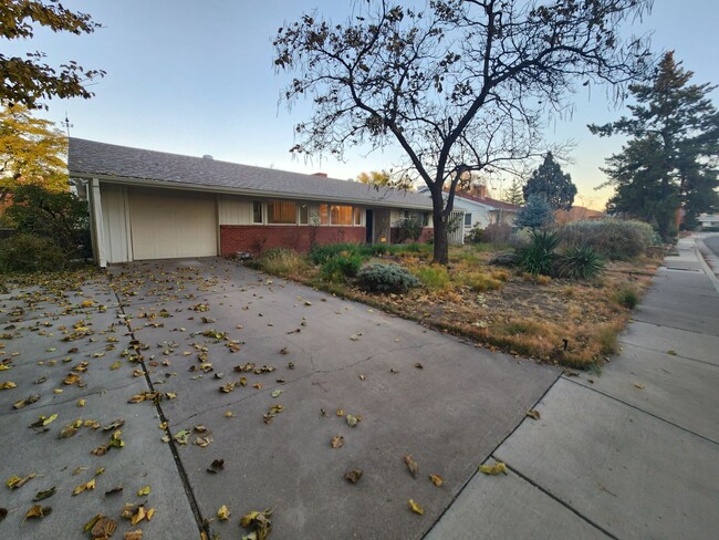 property at 720 Montclaire Dr NE