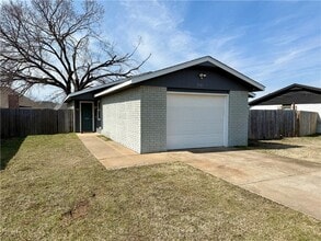 2501 Purdue Cir in Bentonville, AR - Building Photo - Building Photo