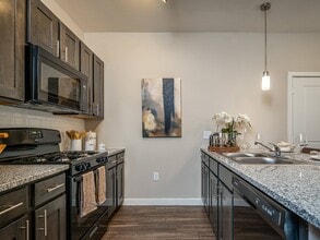 Smart Living at Cypress Creek Apartment Homes in Houston, TX - Foto de edificio - Building Photo