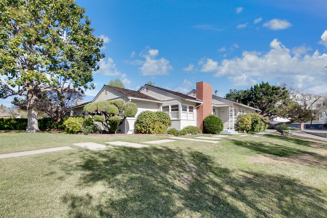 1430 Belhaven Rd in San Marino, CA - Foto de edificio