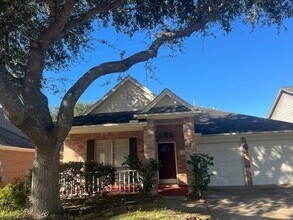 7339 Colony Bend Ln in Missouri City, TX - Foto de edificio - Building Photo