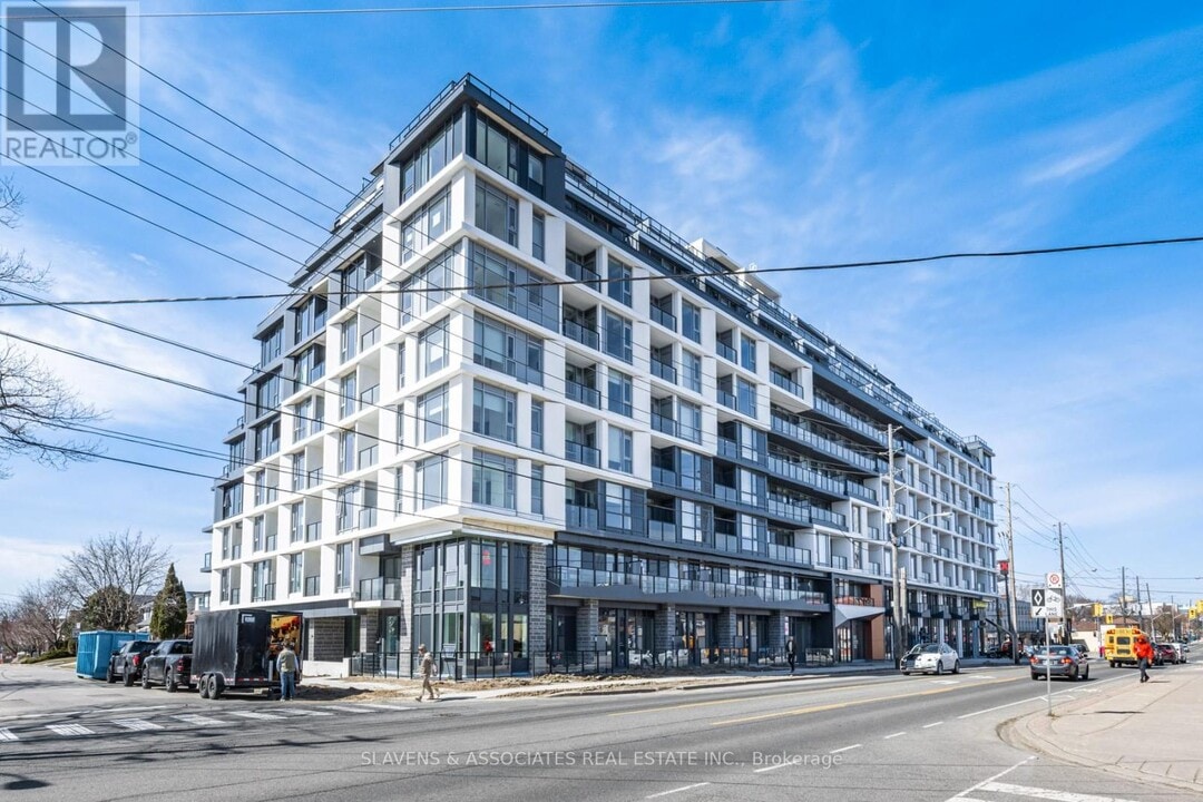 556-556 Marlee Ave in Toronto, ON - Building Photo