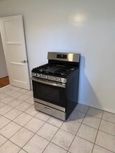 10913 Camarillo St, Unit 913 in North Hollywood, CA - Building Photo - Building Photo