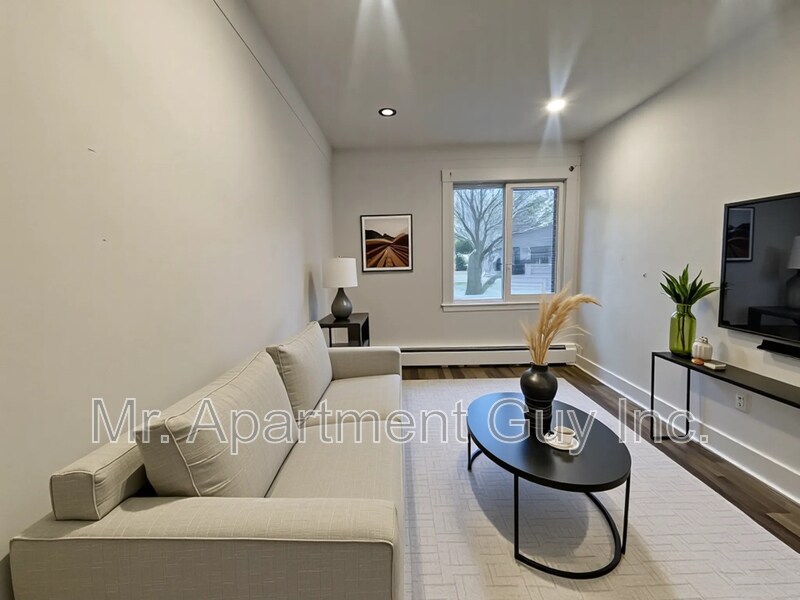 1148 Queen's Blvd in Kitchener, ON - Building Photo