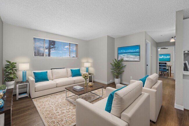 Sloans Lake West in Edgewater, CO - Foto de edificio - Interior Photo