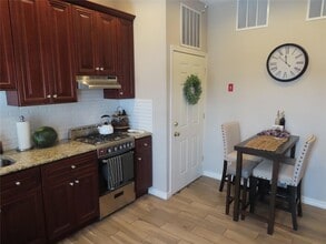33 Deer Park Ave, Unit 2 in Babylon, NY - Building Photo - Building Photo