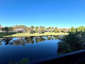 10315 NW 9th St Cir in Miami, FL - Building Photo - Building Photo