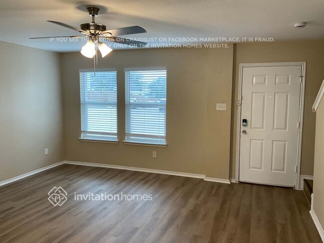646 Via Estrella in Dallas, TX - Building Photo - Building Photo