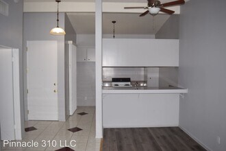 310 S Eucalyptus Ave in Inglewood, CA - Building Photo - Building Photo