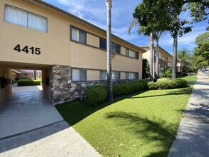 4415 Ocean View Blvd in Montrose, CA - Foto de edificio - Building Photo