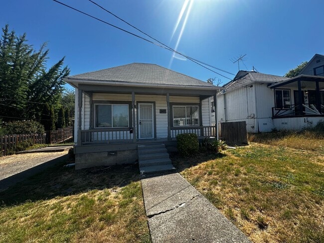 property at 347 SE Pitzer St