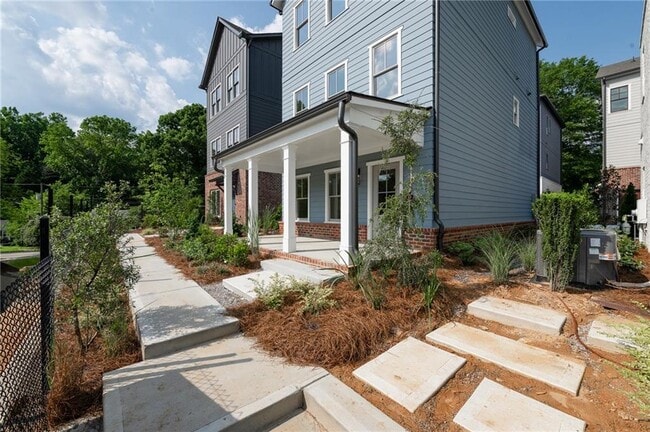3272 Stillwood Dr