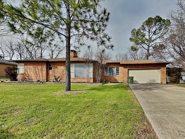 property at 3405 Norton Dr