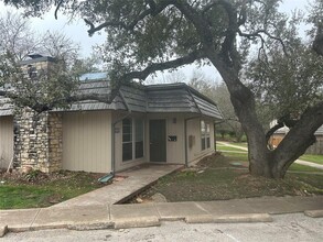 616 Castle Ridge Rd in Austin, TX - Building Photo - Building Photo