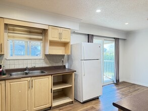 13567-1378A 78a Ave in Surrey, BC - Building Photo - Building Photo