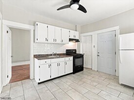 53 Ocean Ave in Jersey City, NJ - Building Photo