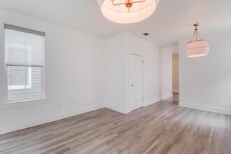 2207 Government St in Ocean Springs, MS - Building Photo - Building Photo