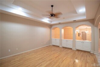 17 N "E" St in McAllen, TX - Building Photo - Building Photo