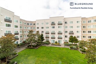 10495 NE 4th St in Bellevue, WA - Building Photo - Building Photo
