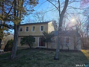 29 Brook Pine Dr in Shelton, CT - Building Photo - Building Photo