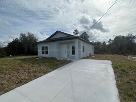 2507 52nd St W in Lehigh Acres, FL - Building Photo