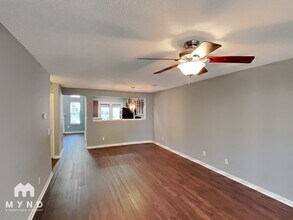 16724 Timber Crossing Rd in Charlotte, NC - Foto de edificio - Building Photo