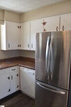 143 N Hwy 101 in Landrum, SC - Building Photo - Building Photo